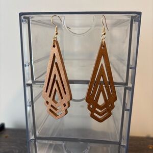 Geometric Wooden Cutout Dangle Earrings – Brown - Item 0334